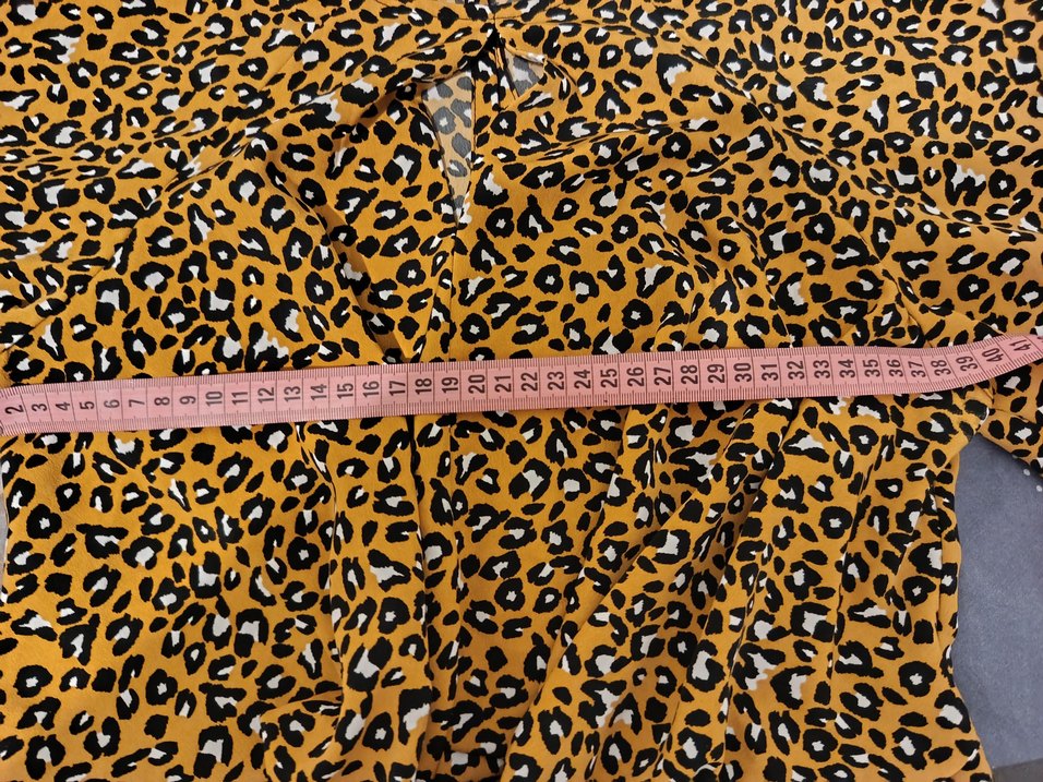 Düğmeli V Yaka Leopar Desenli Kadın Bluz - Görsel 4