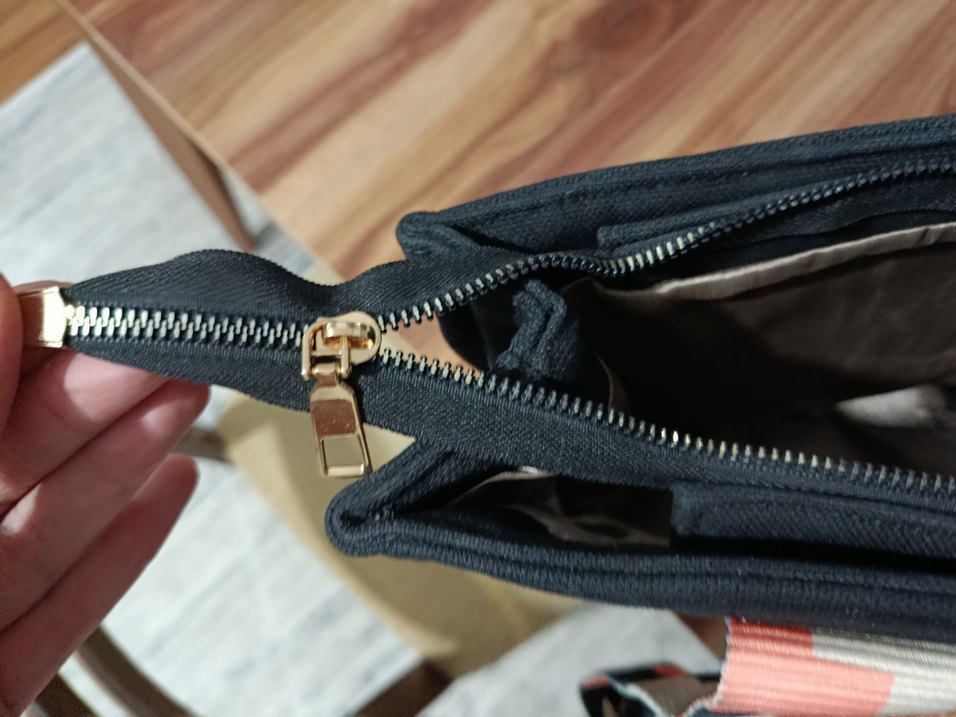 Desenli Askılı Siyah Kadın El Çantası - Görsel 3