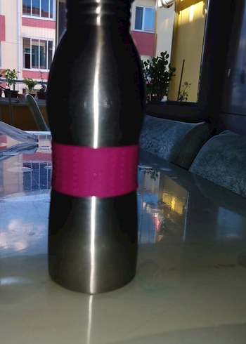 Parlak Pembe Silikon Bantlı Çocuk Termosu