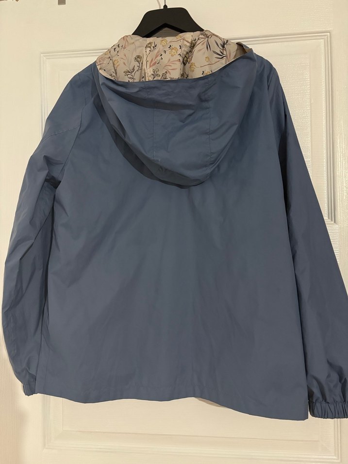 Lc Waikiki Kadın Yağmurluk 36 beden - Görsel 4