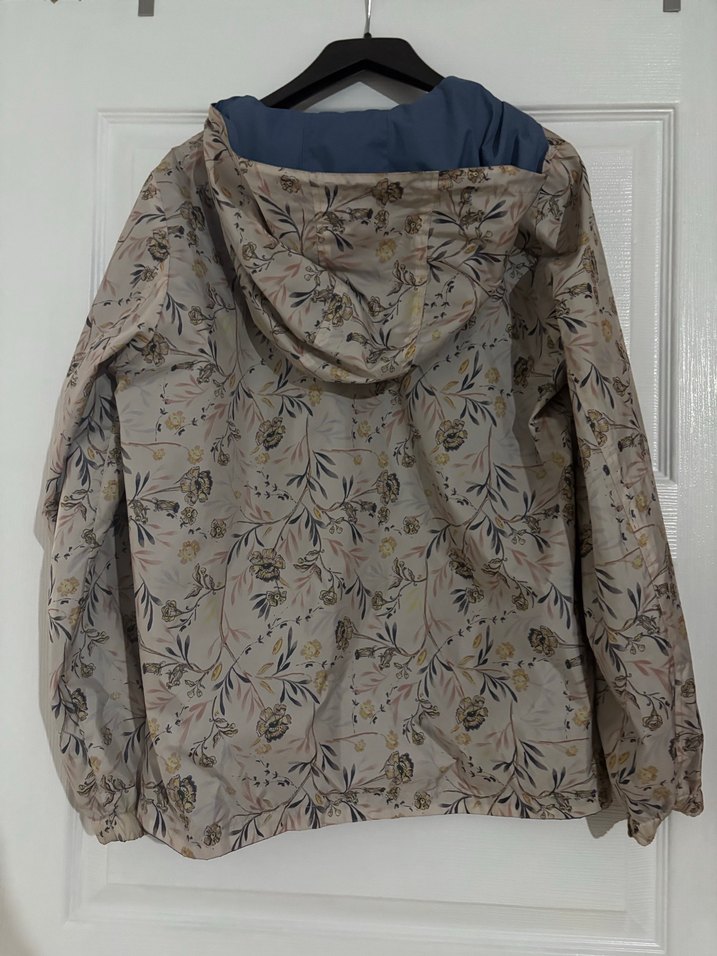 Lc Waikiki Kadın Yağmurluk 36 beden - Görsel 3