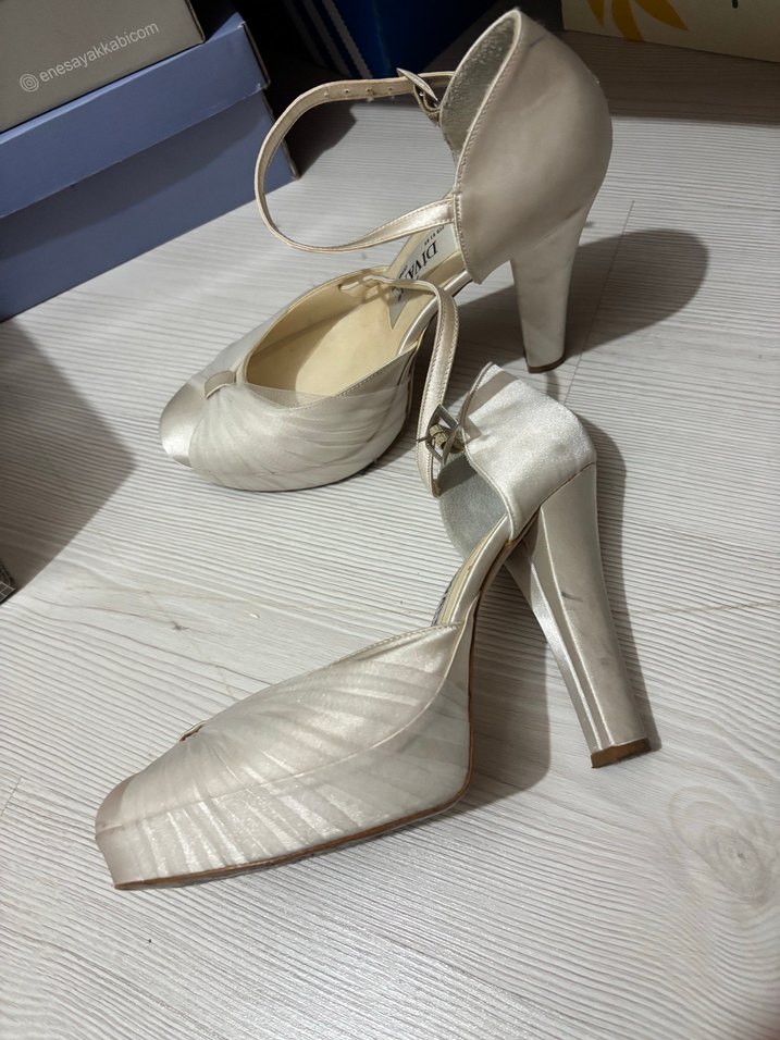 Beyaz Kadın Topuklu Vintage Gelin Ayakkabısı - Görsel 3