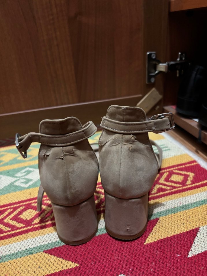 Bej Süet Kemerli Blok Topuklu Kadın Ayakkabı - Görsel 3