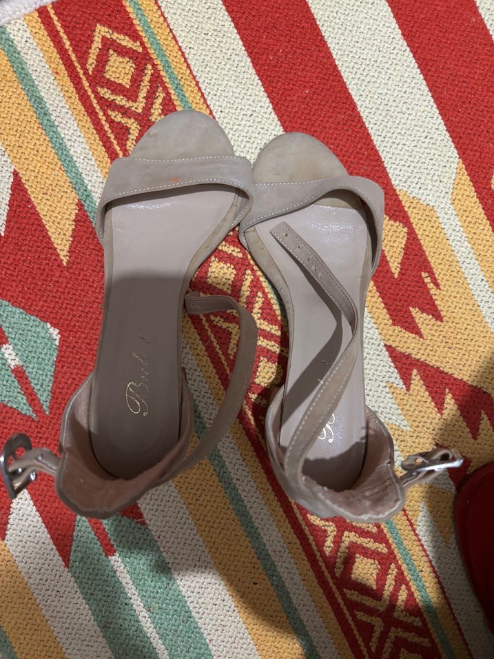 Bej Süet Kemerli Blok Topuklu Kadın Ayakkabı - Görsel 4