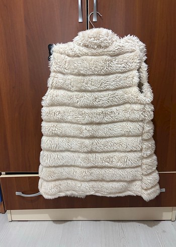 Uzun Bej Kürk Detaylı Kadın Yelek - Görsel 2