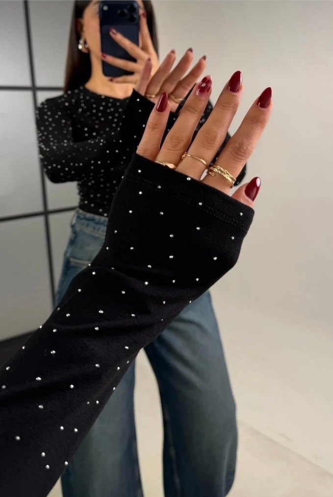 Taş Detaylı Siyah Uzun kollu  Bluz - Görsel 2