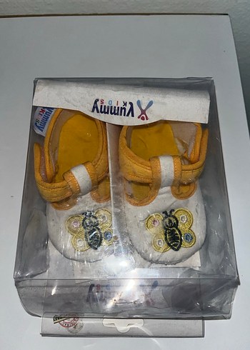 Kız çocuk sarı kelebek desenli cırtcırtlı bez ayakkabı - Görsel 2