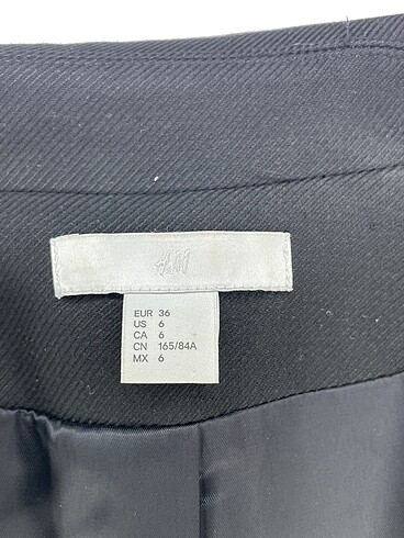 36 Beden siyah Renk H&M Ceket %70 İndirimli.