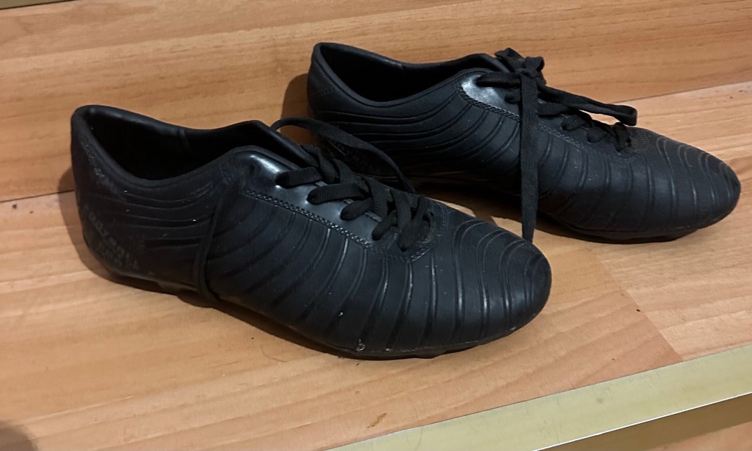 Jump 39 Numara Siyah Krampon Ayakkabı - Görsel 2