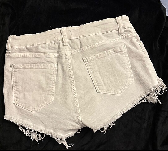 LAZER KESİM BEYAZ ŞORT - Görsel 5