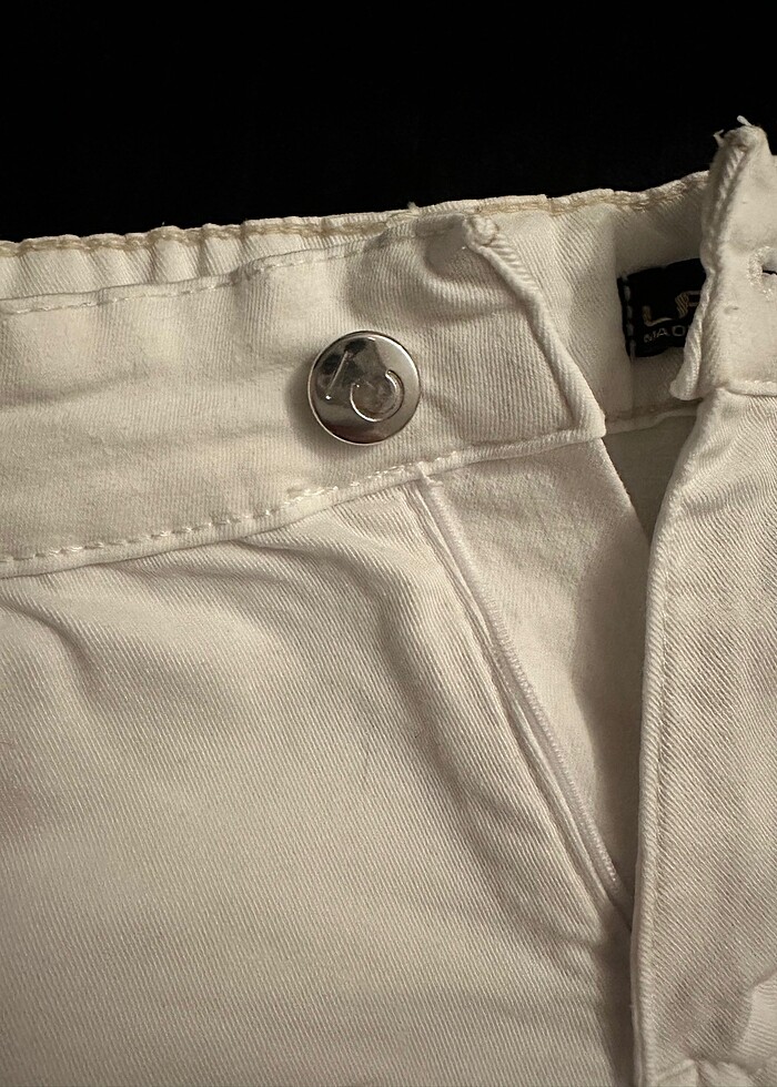 LAZER KESİM BEYAZ ŞORT - Görsel 2