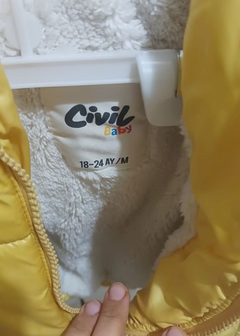 Kapüşonlu Sarı Erkek Çocuk Mont kizada olur - Görsel 3