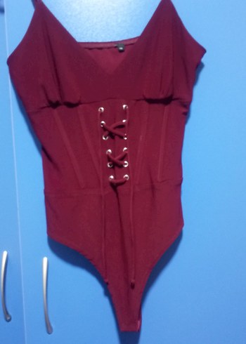 Şık Bordo bagcıklı İnce Askılı Kadın body.