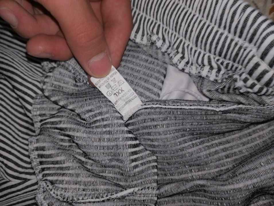 Erkek Gri Beyaz Çizgili Bol Kesim Şort - Görsel 2