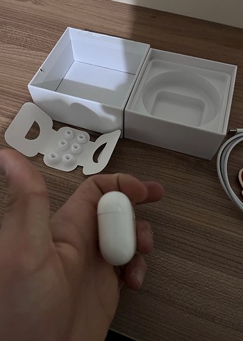 Beyaz Kablosuz Kulaklık ve Aksesuarları - Görsel 9