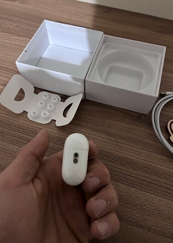 Beyaz Kablosuz Kulaklık ve Aksesuarları - Görsel 8