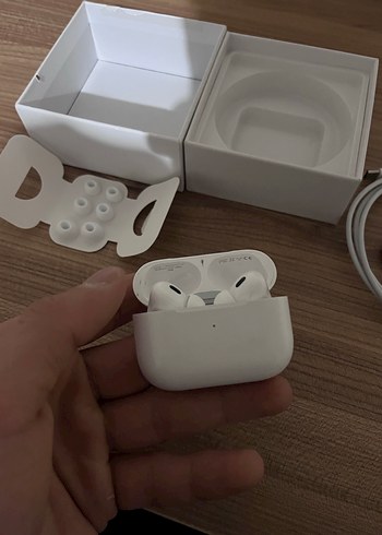 Beyaz Kablosuz Kulaklık ve Aksesuarları - Görsel 4