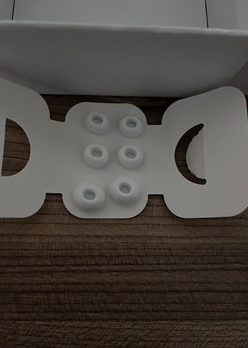 Beyaz Kablosuz Kulaklık ve Aksesuarları - Görsel 10