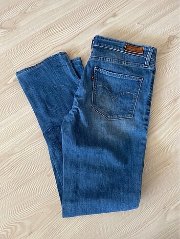 Lewis Jeans