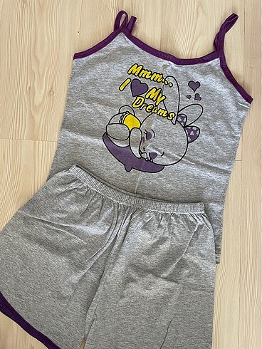 Şortlu pijama takımı