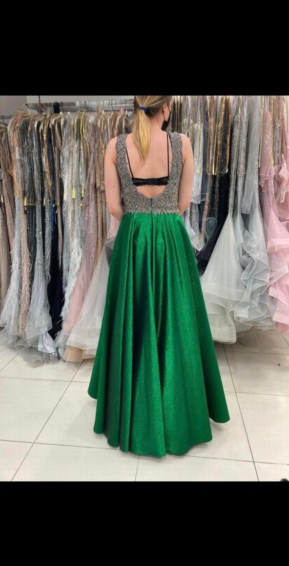 Yeşil İşlemeli V Yakalı Uzun Abiye Elbise - Görsel 3