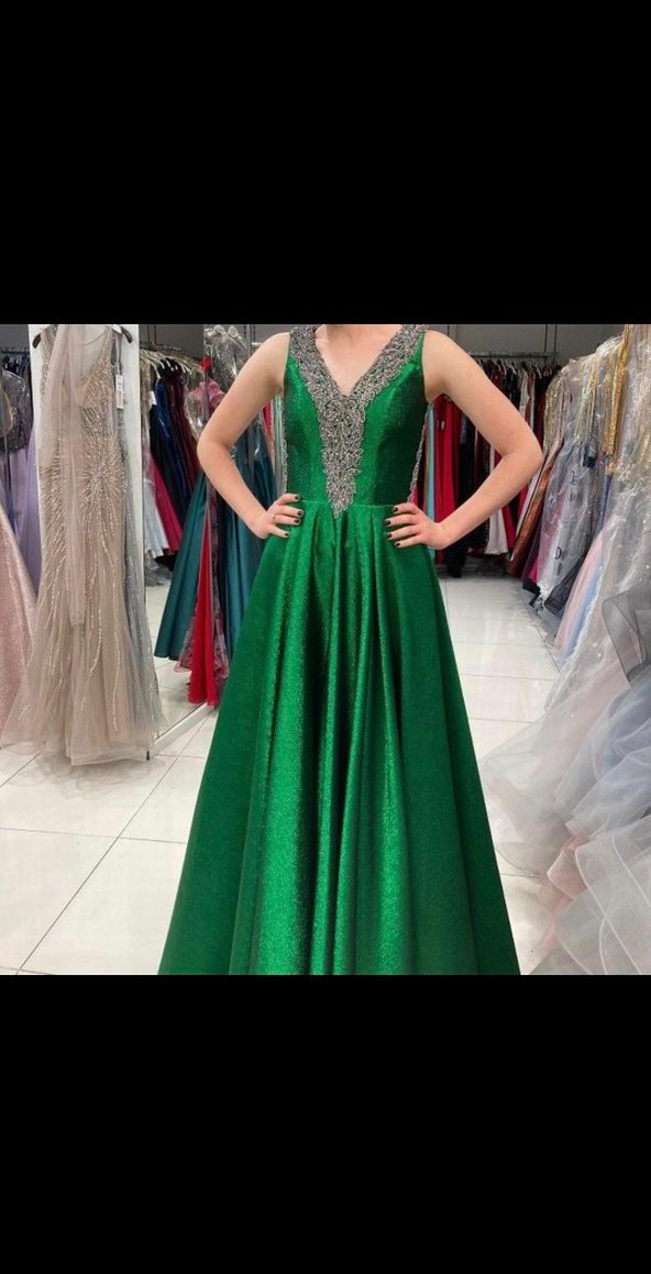 Yeşil İşlemeli V Yakalı Uzun Abiye Elbise - Görsel 4