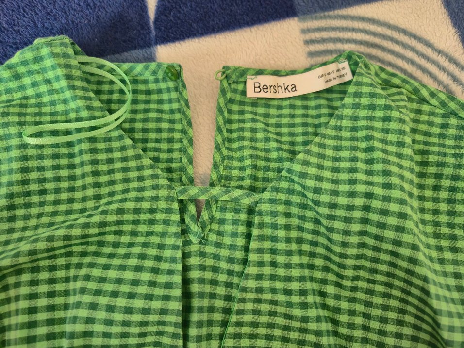 Yeşil Düğmeli crop model kolları bol - Görsel 4