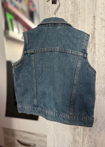 Koton Düğmeli Kolsuz Mini Kot Ceket