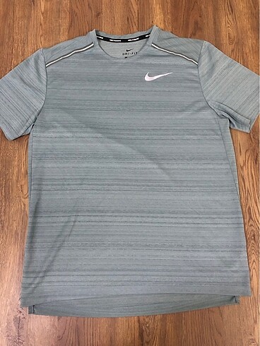 Nike Gri T-Shirt
