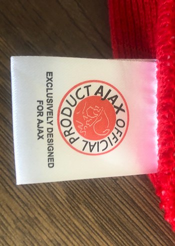 Ajax Kırmızı Beyaz Desenli Orjinal bere - Görsel 3