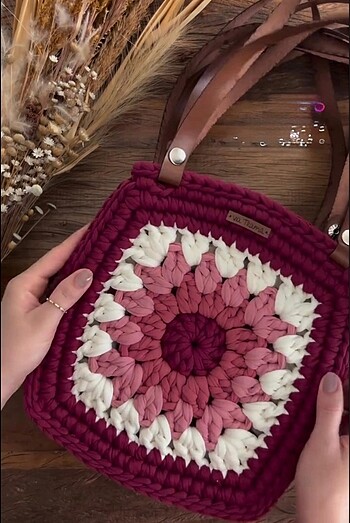 Kare Kol Çantası