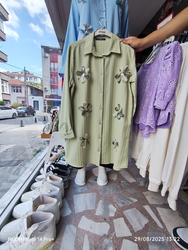 Düğmeli Siyah Uzun Kollu Tunik - Görsel 2