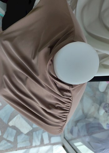 Bej Drapeli Yüksek Yakalı Kadın Bluz - Görsel 3