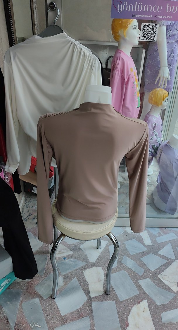 Bej Drapeli Yüksek Yakalı Kadın Bluz - Görsel 4