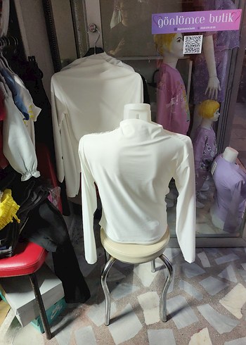 Beyaz Drapeli Yüksek Yakalı Kadın Bluz - Görsel 4