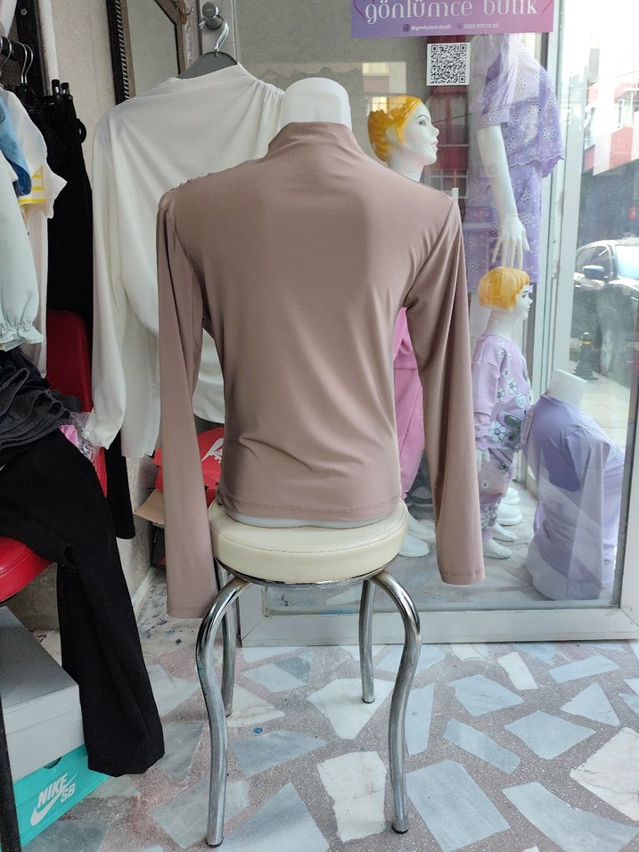Bej Drapeli Yüksek Yakalı Kadın Bluz - Görsel 5