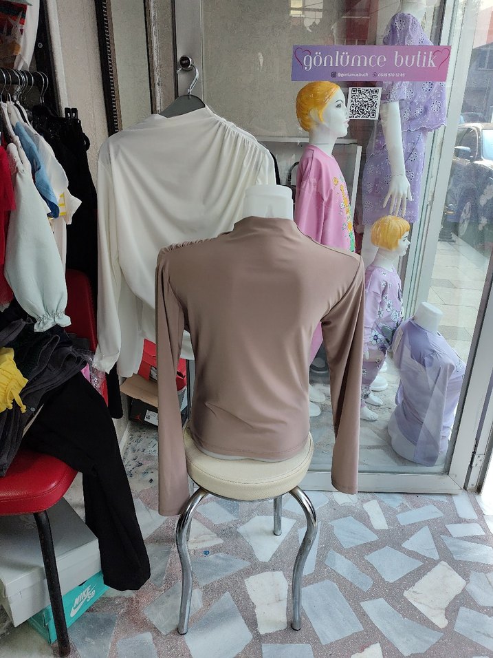 Bej Drapeli Yüksek Yakalı Kadın Bluz - Görsel 4