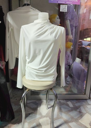 Beyaz Drapeli Yüksek Yakalı Kadın Bluz - Görsel 2