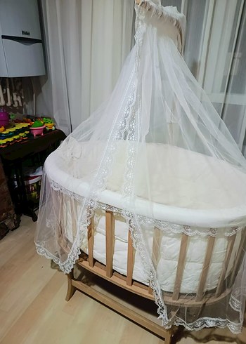 Diğer Beyaz Tül Perde Detaylı Bebek Beşiği