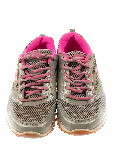 37 Beden Skechers Spor Ayakkabı %70 İndirimli.