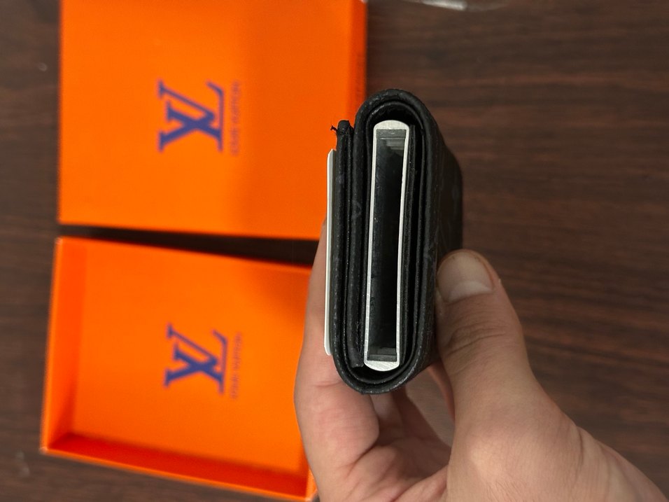 Louis Vuitton Siyah Desenli Erkek Cüzdan - Görsel 2