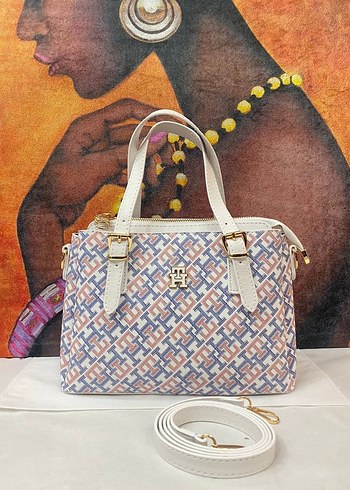  Beden TOMMY HİLFİGER MONOGRAM 26CM 18CM