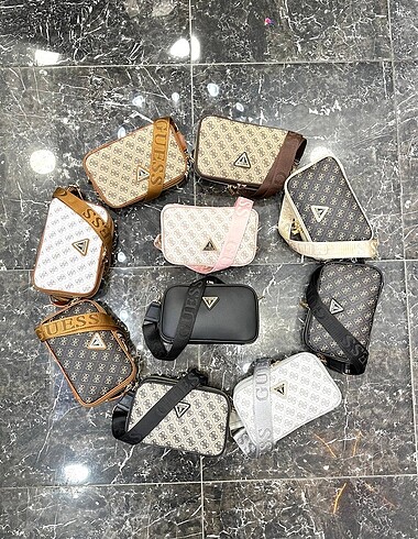 Guess noelle 4G shoulder bag with 3 pockets???