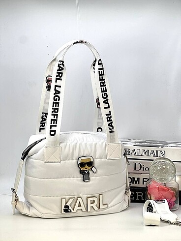 Beden KARL LAGERFELD salaş new model ??? Ölçüler:??38cm ??28cm?