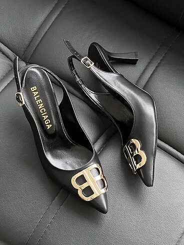 Balenciaga ???????? New Season ???? With Dust Bag ???? Size : 36
