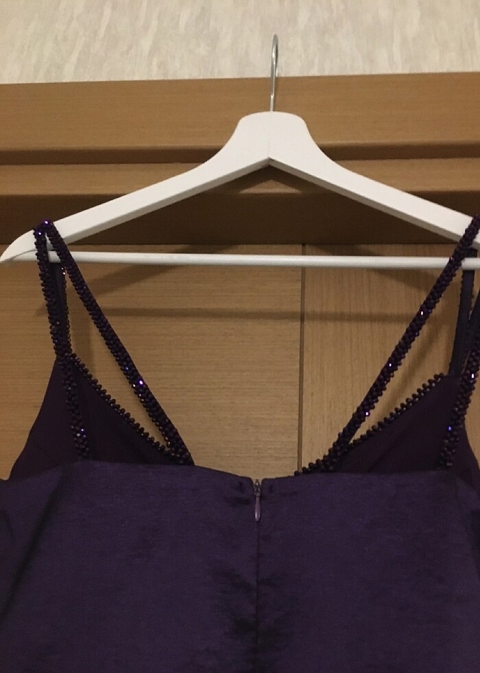 Mor Askılı Taş Detaylı Elbise - Görsel 5