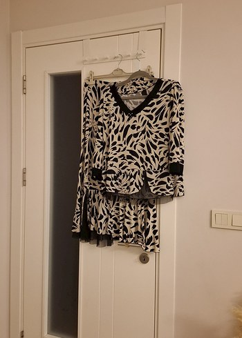 Zebra Desenli  Kollu Bilek Üstü Kadın  Takımı - Görsel 6