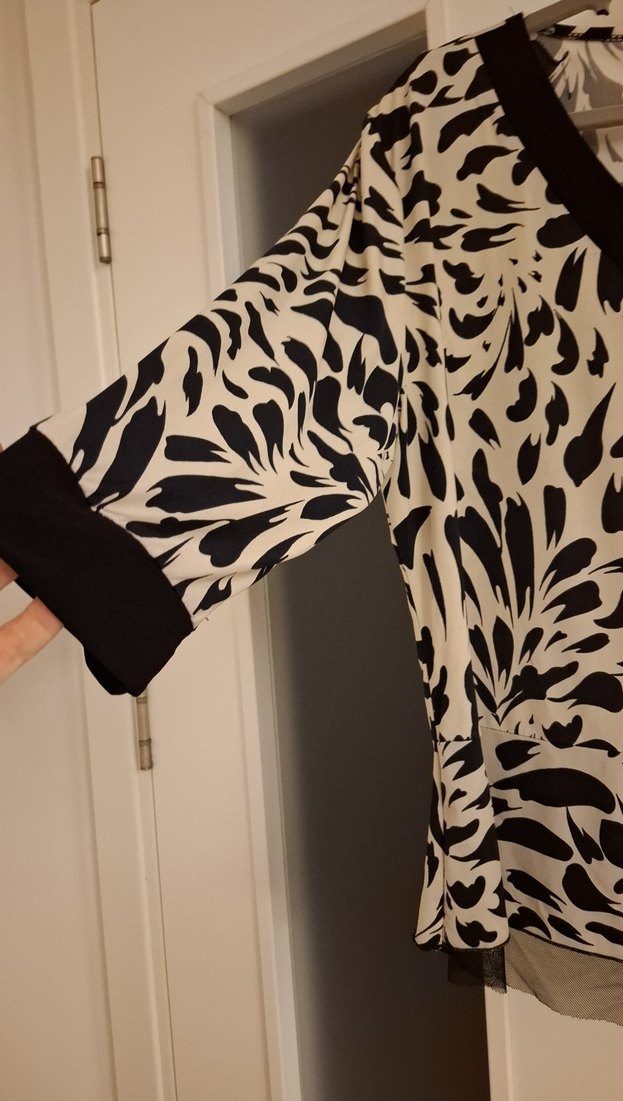 Zebra Desenli  Kollu Bilek Üstü Kadın  Takımı - Görsel 3