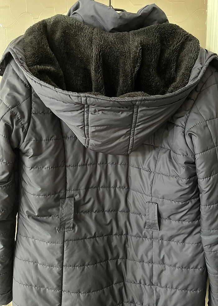 Kışlık mont şapkalı - Görsel 3