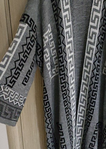 Gri Desenli Uzun Örgü Kadın Hırka - Görsel 3